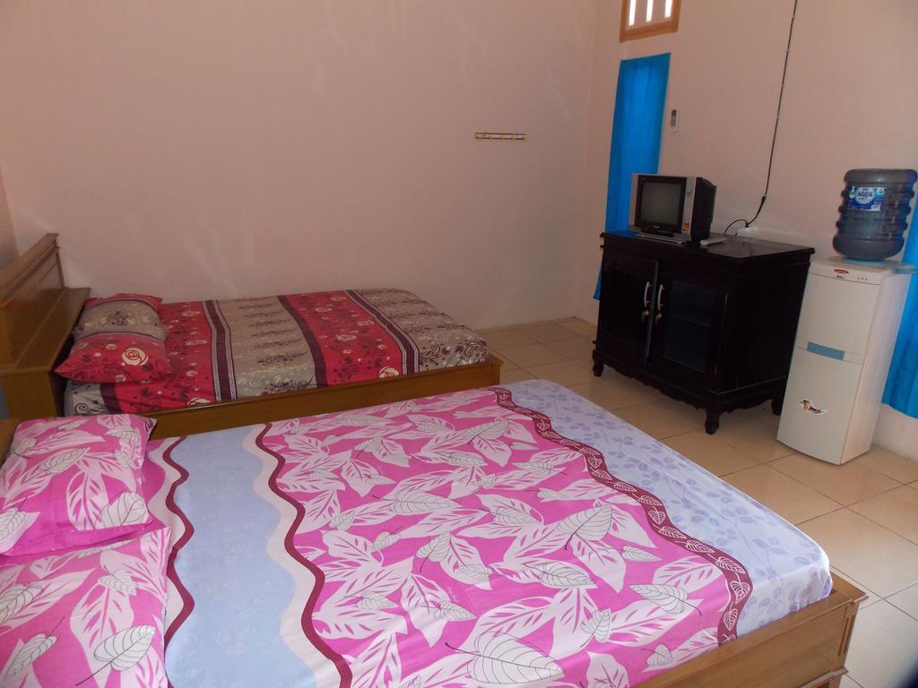Hotel Putra Sindang Asih Batukaras 객실 사진
