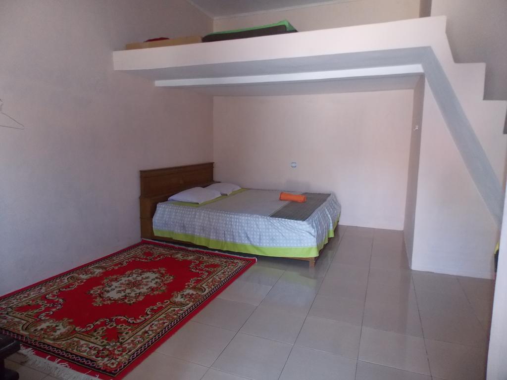 Hotel Putra Sindang Asih Batukaras 객실 사진