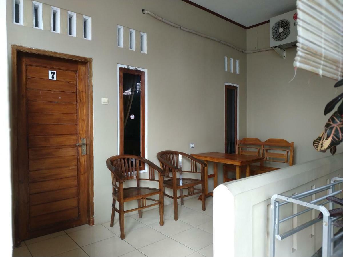 Hotel Putra Sindang Asih Batukaras 외부 사진